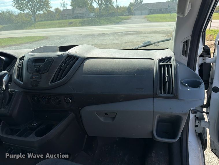 image for item DU8032 2019 Ford Transit 350 van