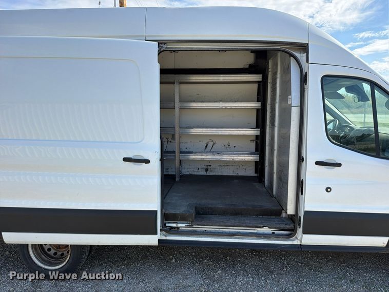 image for item DU8032 2019 Ford Transit 350 van