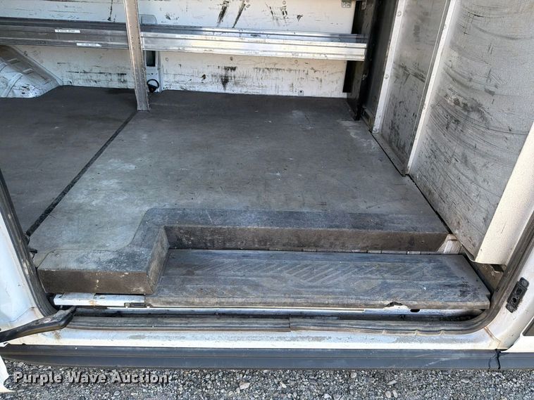 image for item DU8032 2019 Ford Transit 350 van