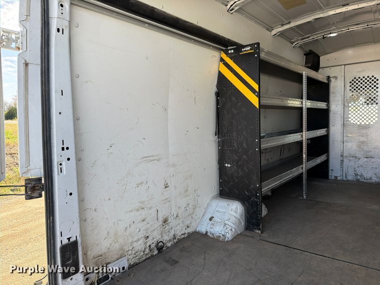 image for item DU8032 2019 Ford Transit 350 van
