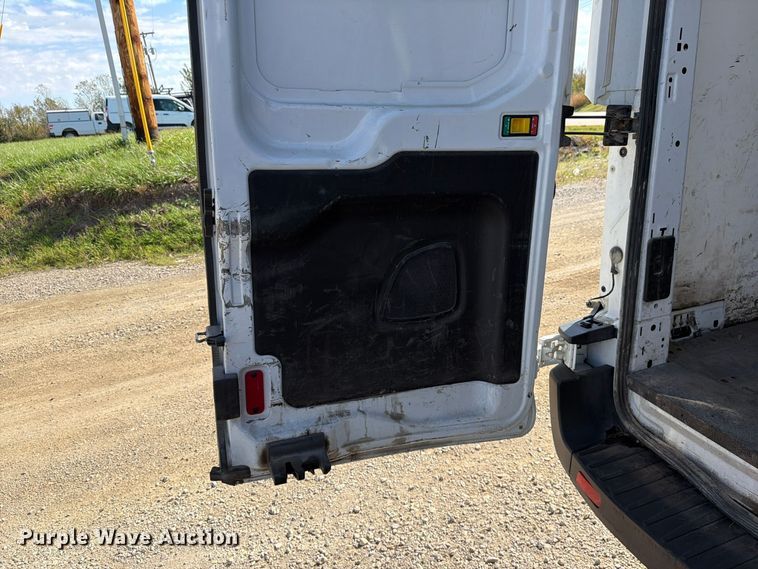 image for item DU8032 2019 Ford Transit 350 van