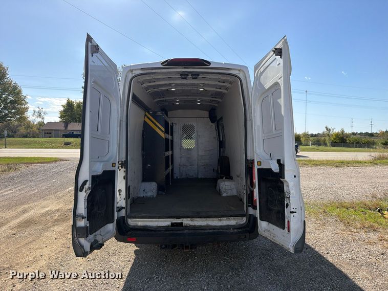 image for item DU8032 2019 Ford Transit 350 van