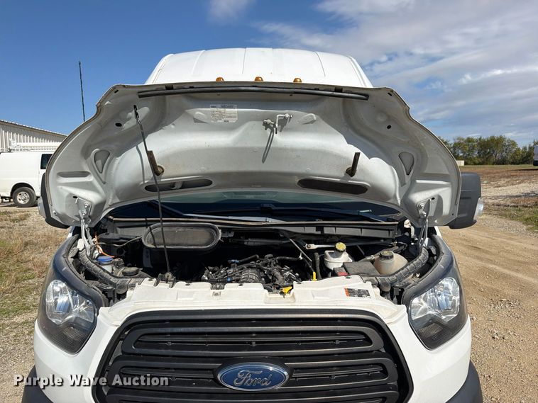 image for item DU8032 2019 Ford Transit 350 van