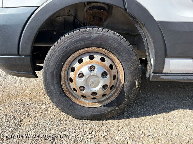 image for item DU8032 2019 Ford Transit 350 van