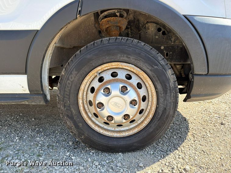 image for item DU8032 2019 Ford Transit 350 van