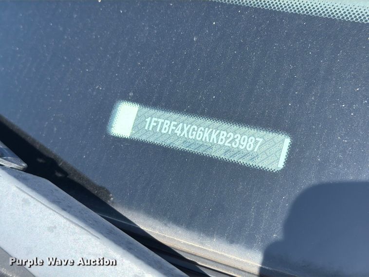 image for item DU8032 2019 Ford Transit 350 van