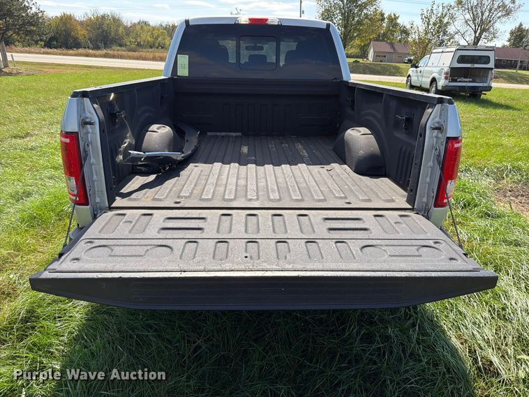 image for item DU8033 2016 Ford F150 XLT Crew Cab pickup truck