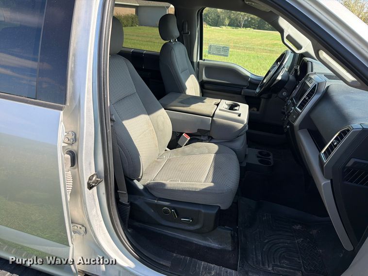 image for item DU8033 2016 Ford F150 XLT Crew Cab pickup truck