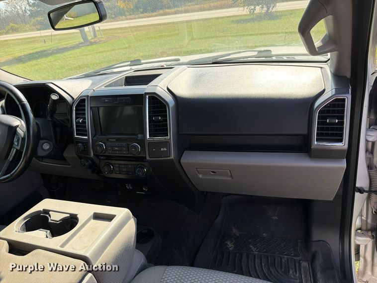 image for item DU8033 2016 Ford F150 XLT Crew Cab pickup truck