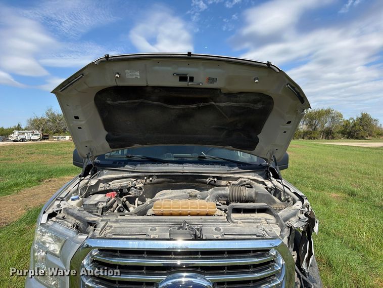 image for item DU8033 2016 Ford F150 XLT Crew Cab pickup truck