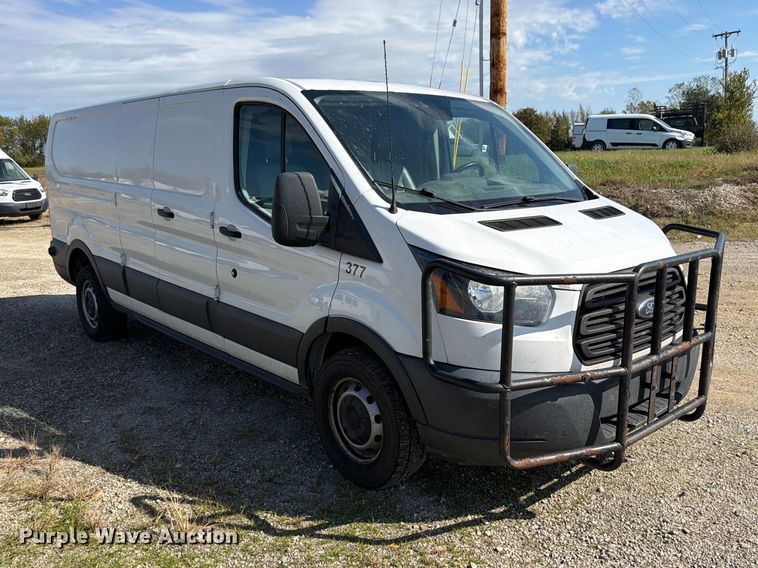 image for item DU8034 2017 Ford Transit 250 van