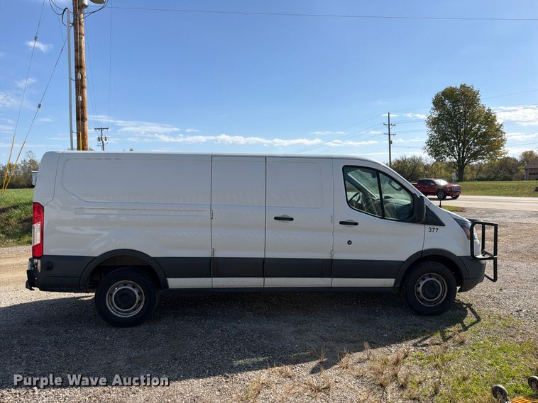image for item DU8034 2017 Ford Transit 250 van