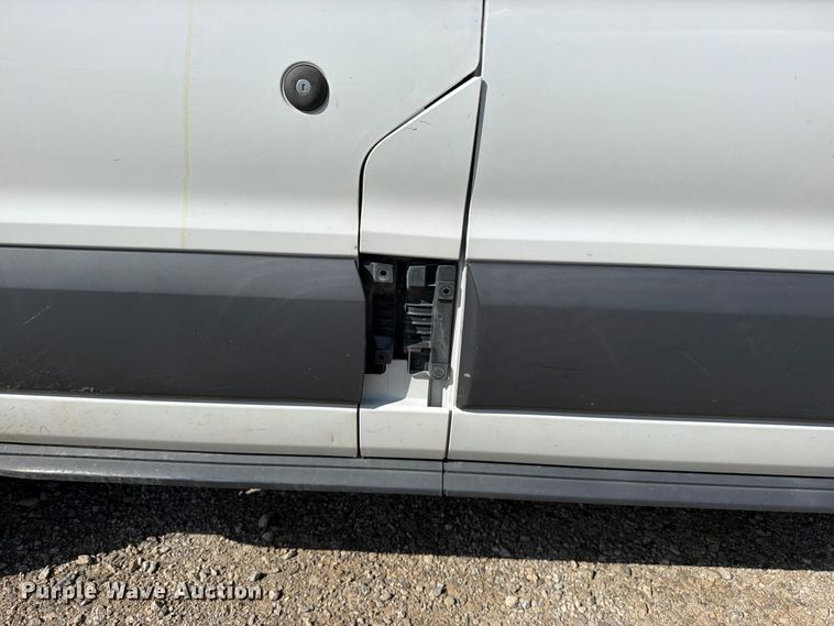 image for item DU8034 2017 Ford Transit 250 van
