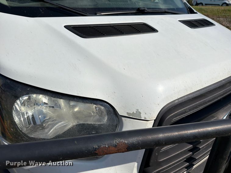 image for item DU8034 2017 Ford Transit 250 van