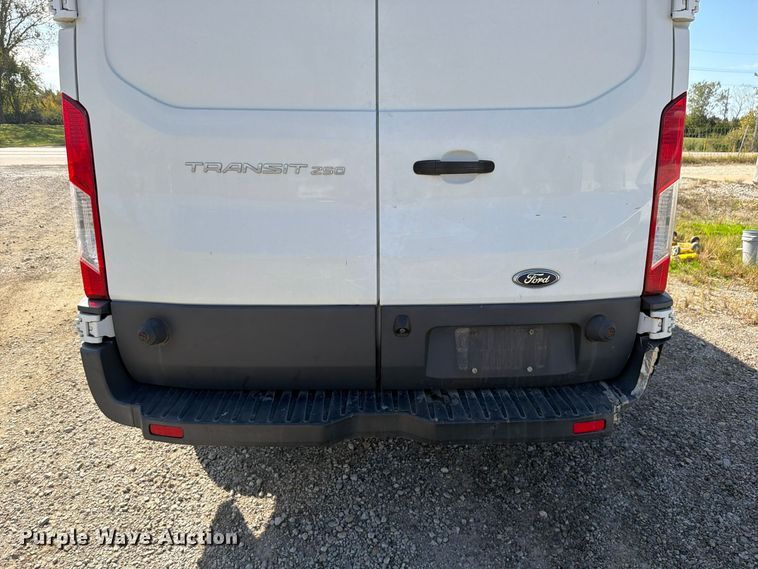 image for item DU8034 2017 Ford Transit 250 van