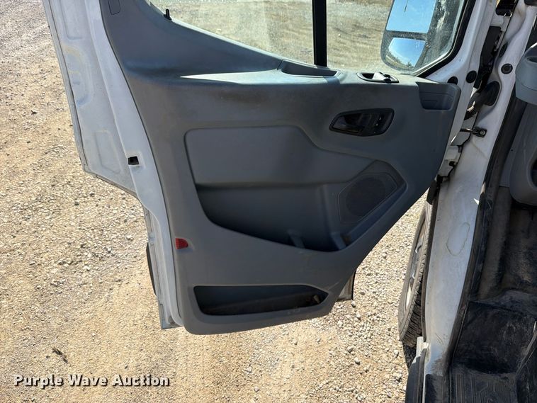 image for item DU8034 2017 Ford Transit 250 van