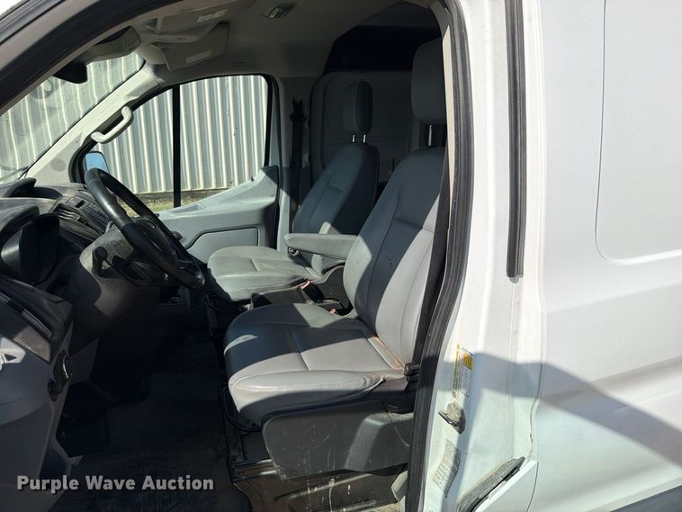 image for item DU8034 2017 Ford Transit 250 van