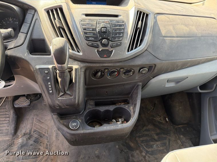 image for item DU8034 2017 Ford Transit 250 van