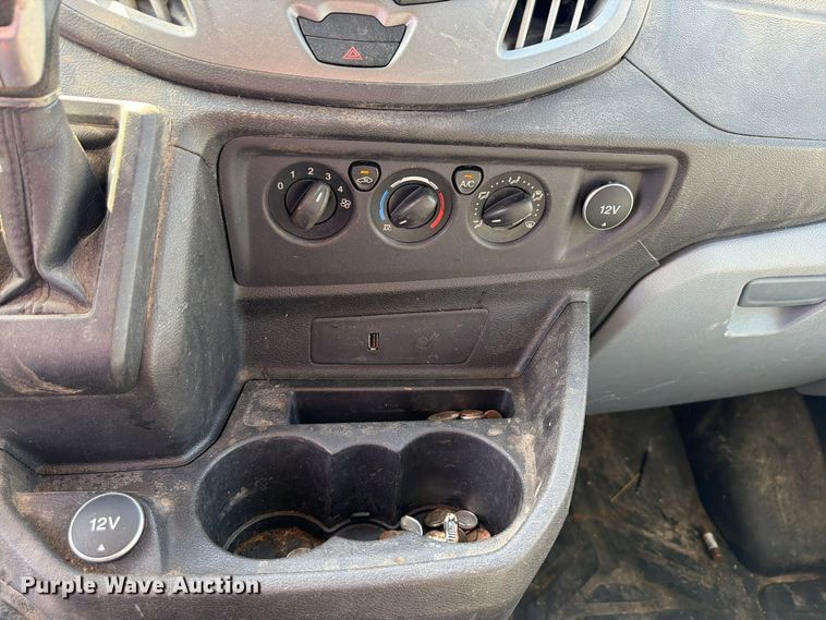 image for item DU8034 2017 Ford Transit 250 van
