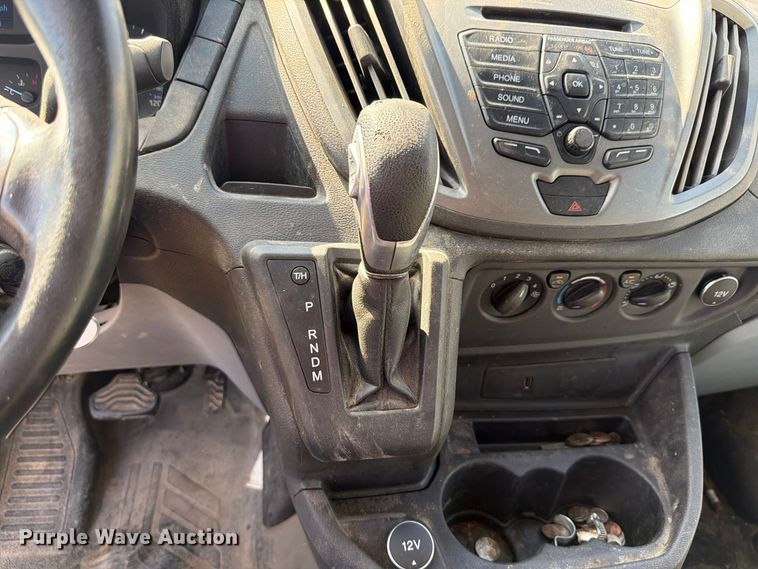 image for item DU8034 2017 Ford Transit 250 van