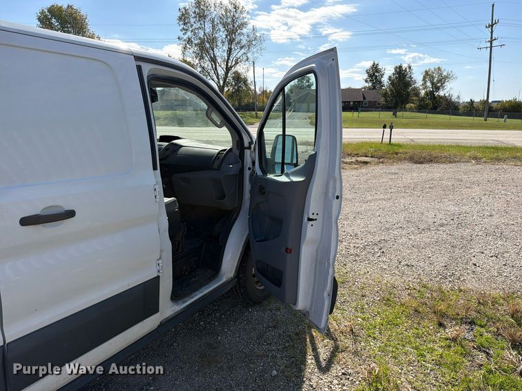 image for item DU8034 2017 Ford Transit 250 van