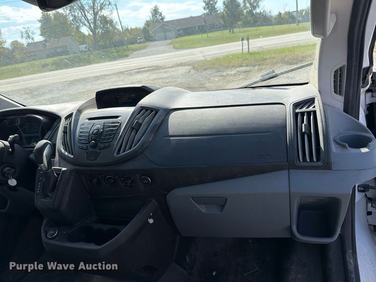 image for item DU8034 2017 Ford Transit 250 van