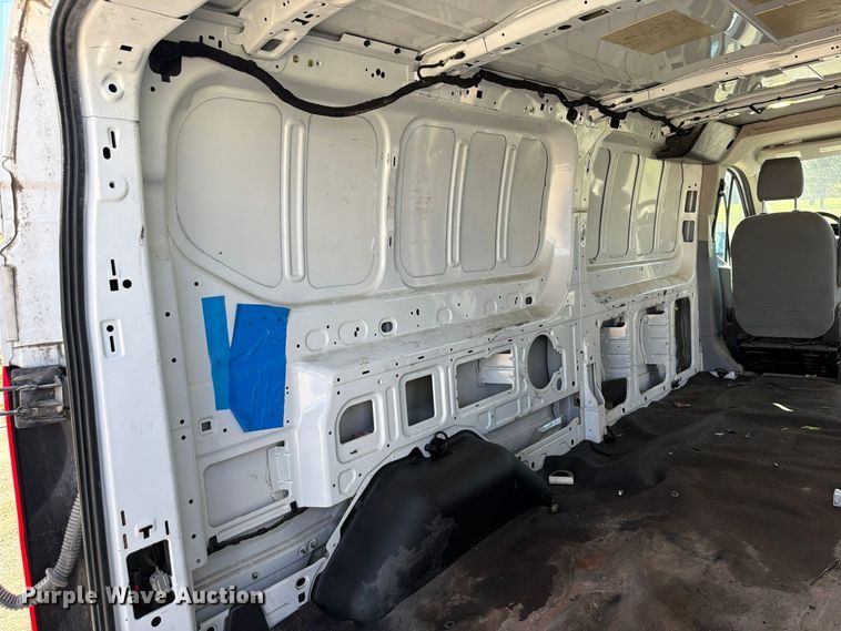 image for item DU8034 2017 Ford Transit 250 van