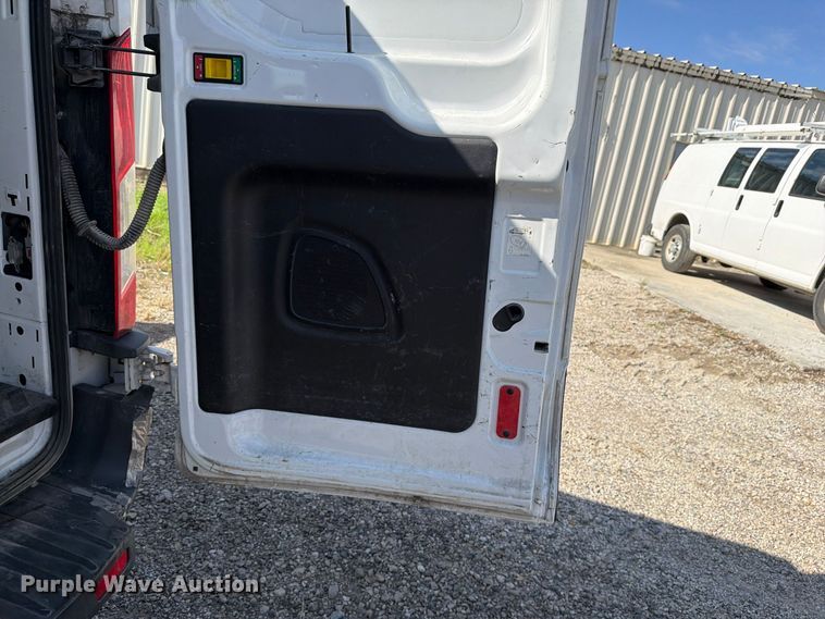 image for item DU8034 2017 Ford Transit 250 van