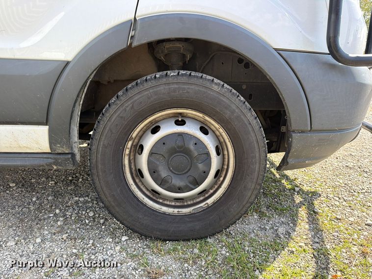 image for item DU8034 2017 Ford Transit 250 van