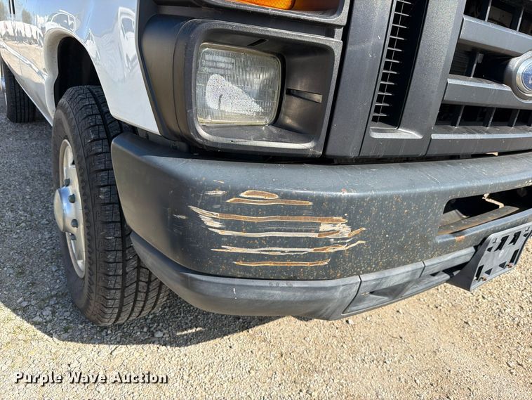 image for item DU8035 2011 Ford E350 van
