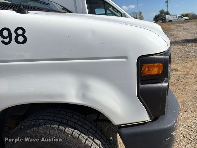 image for item DU8035 2011 Ford E350 van