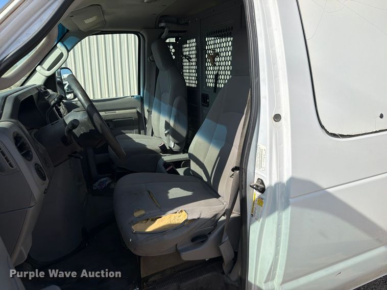 image for item DU8035 2011 Ford E350 van