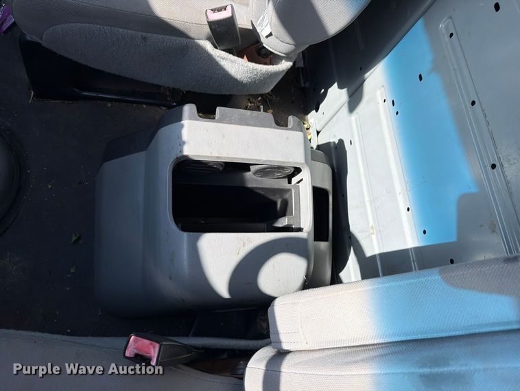 image for item DU8035 2011 Ford E350 van