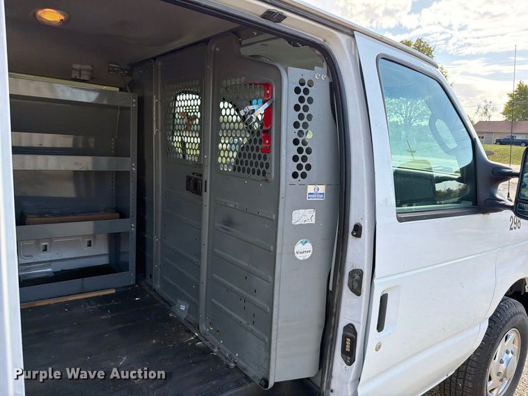 image for item DU8035 2011 Ford E350 van