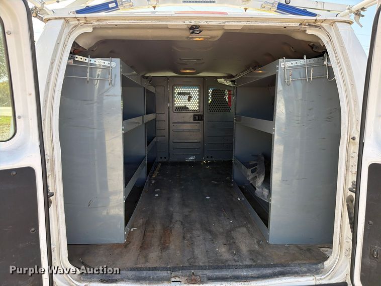 image for item DU8035 2011 Ford E350 van