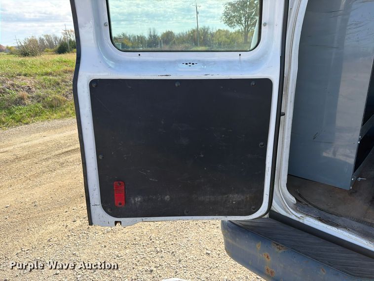 image for item DU8035 2011 Ford E350 van