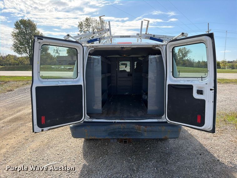 image for item DU8035 2011 Ford E350 van