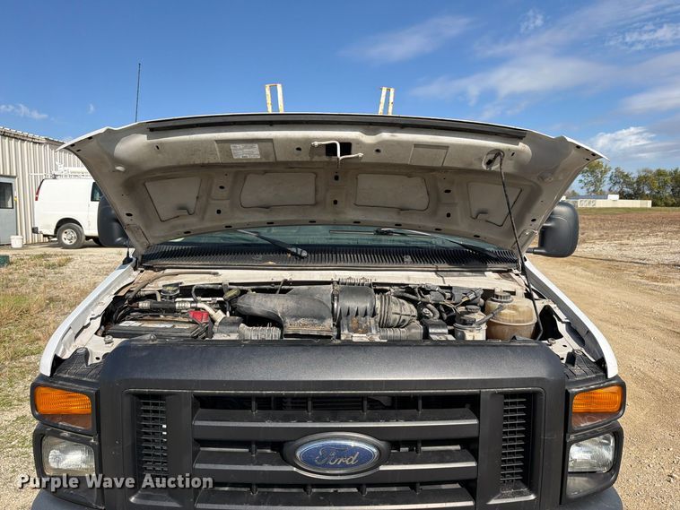 image for item DU8035 2011 Ford E350 van