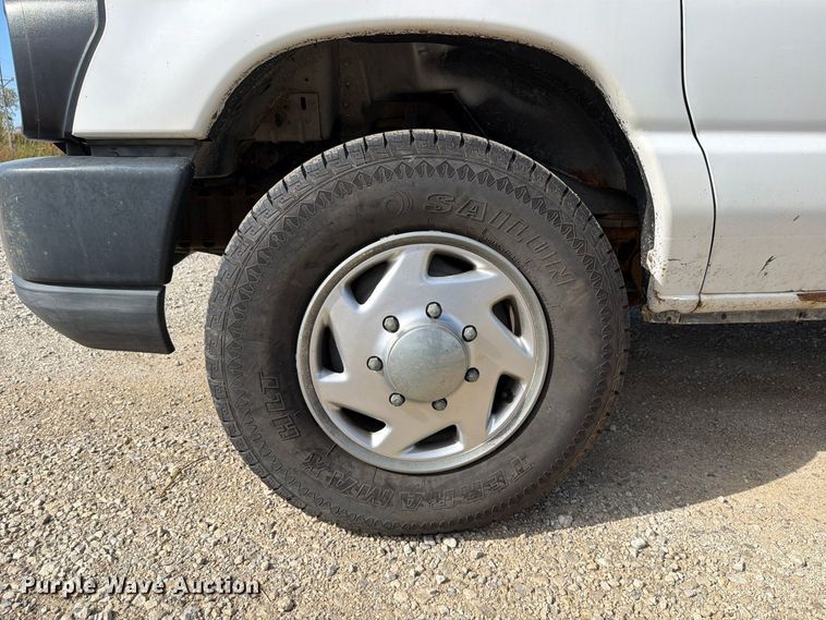 image for item DU8035 2011 Ford E350 van