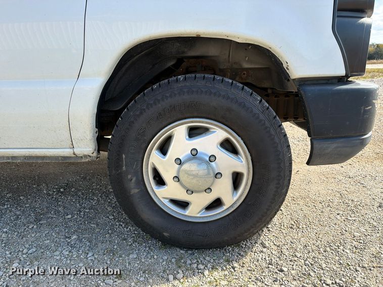 image for item DU8035 2011 Ford E350 van