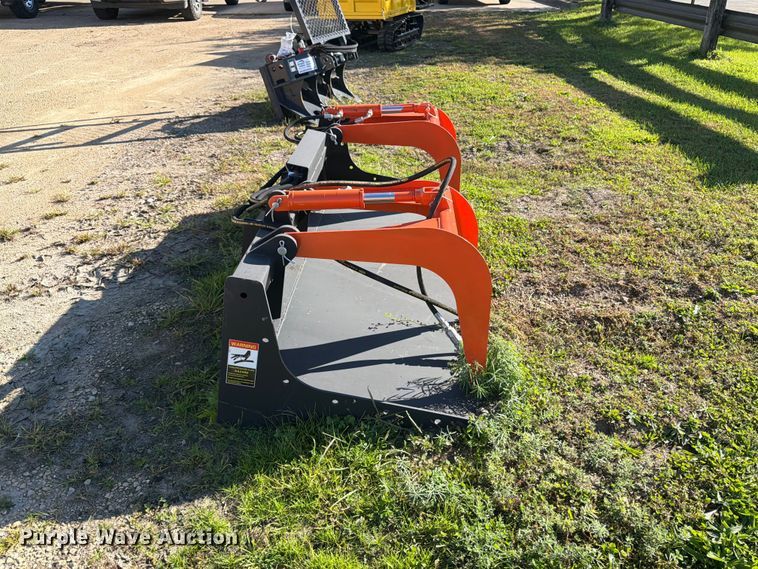 image for item DV2083 Pabreak skid steer grapple bucket