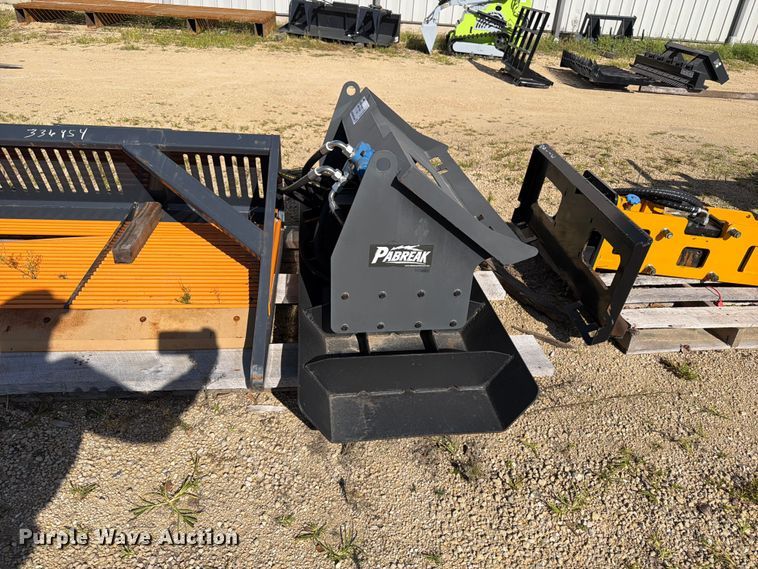 image for item DV2092 Pabreak skid steer vibratory plate compactor