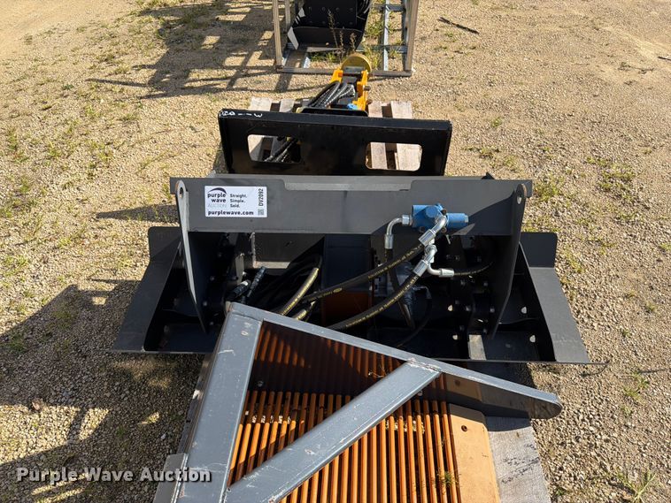 image for item DV2092 Pabreak skid steer vibratory plate compactor