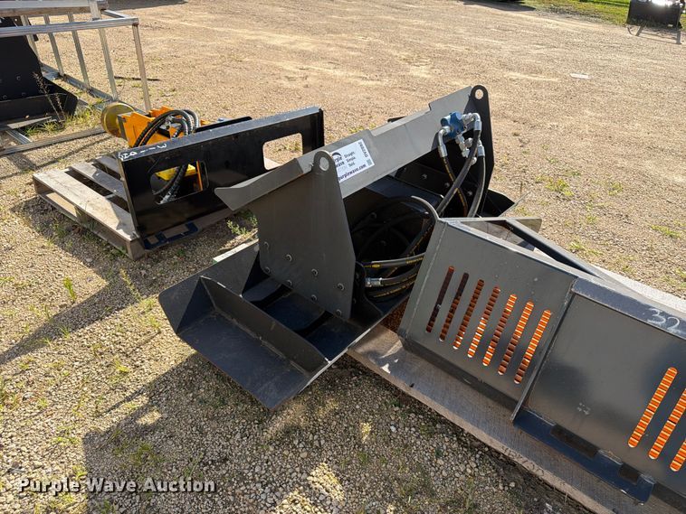 image for item DV2092 Pabreak skid steer vibratory plate compactor