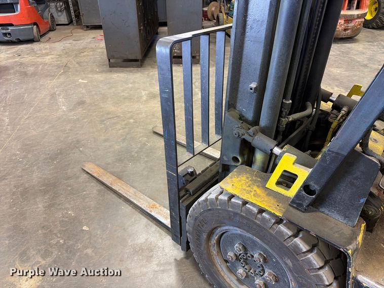 image for item DV2096 1997 Doosan G25S forklift