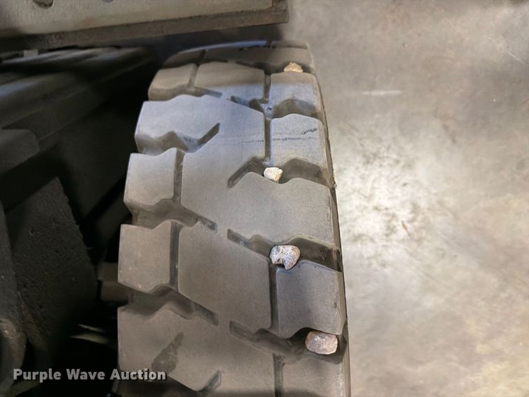 image for item DV2096 1997 Doosan G25S forklift