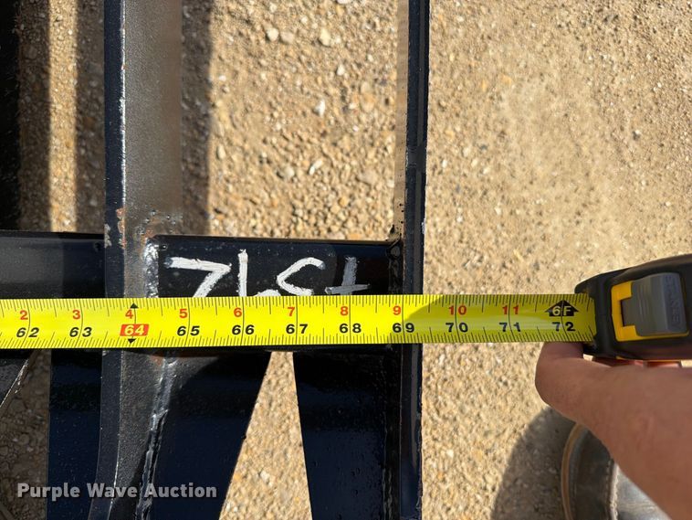 image for item DV2097 Skid steer attachments