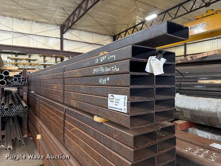 Rectangular steel tube
