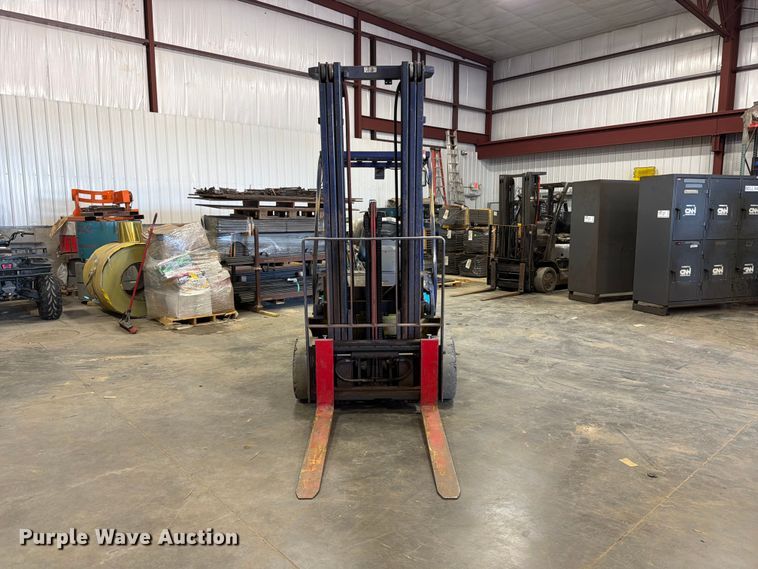 image for item DV2127 Komatsu FG25ST-12 forklift