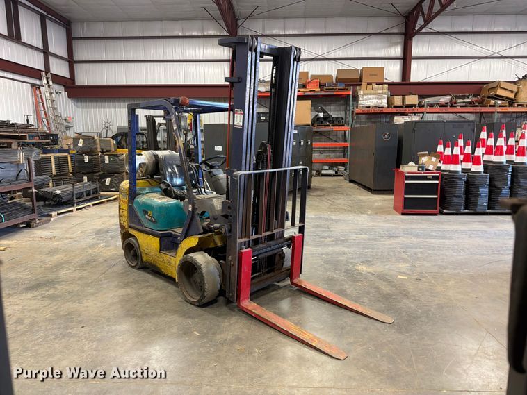 image for item DV2127 Komatsu FG25ST-12 forklift